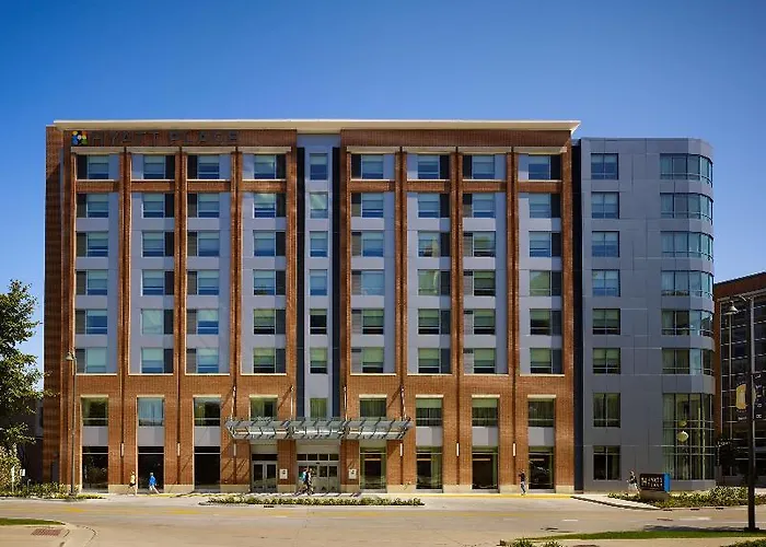 Hyatt Place / Normal Hotel