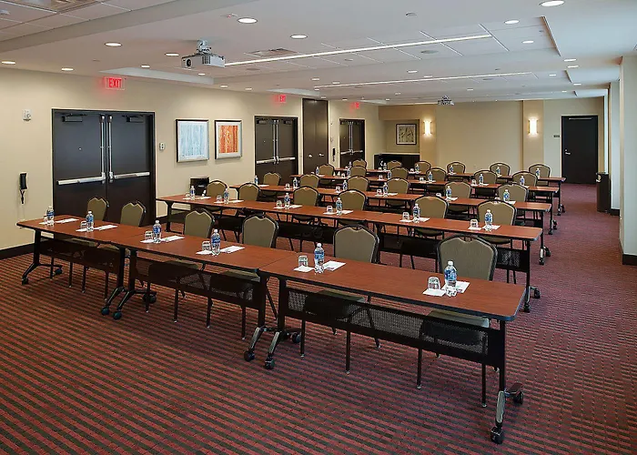 Hyatt Place / Normal