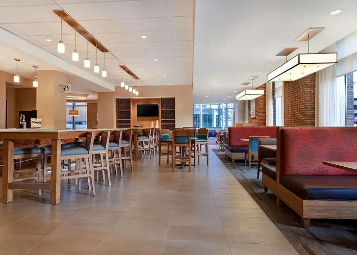 Hyatt Place / Normal Hotel 3*