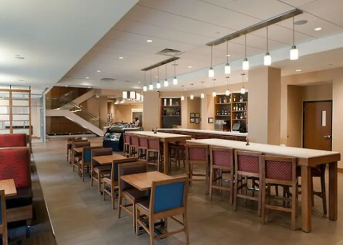 Hyatt Place / Normal 3*